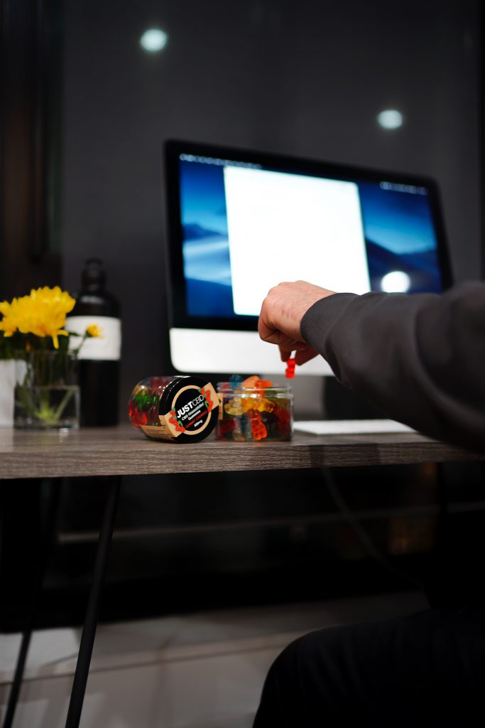 WHAT SHOULD YOU SEARCH FOR WHEN BUYING CBD PAIN CREAM?